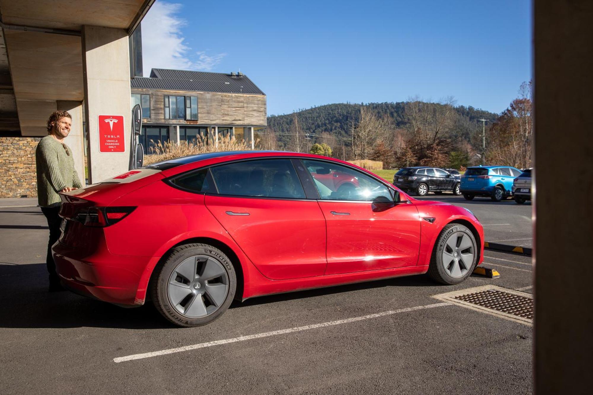 Peppers Marysville Exterior photo Tesla Model 3